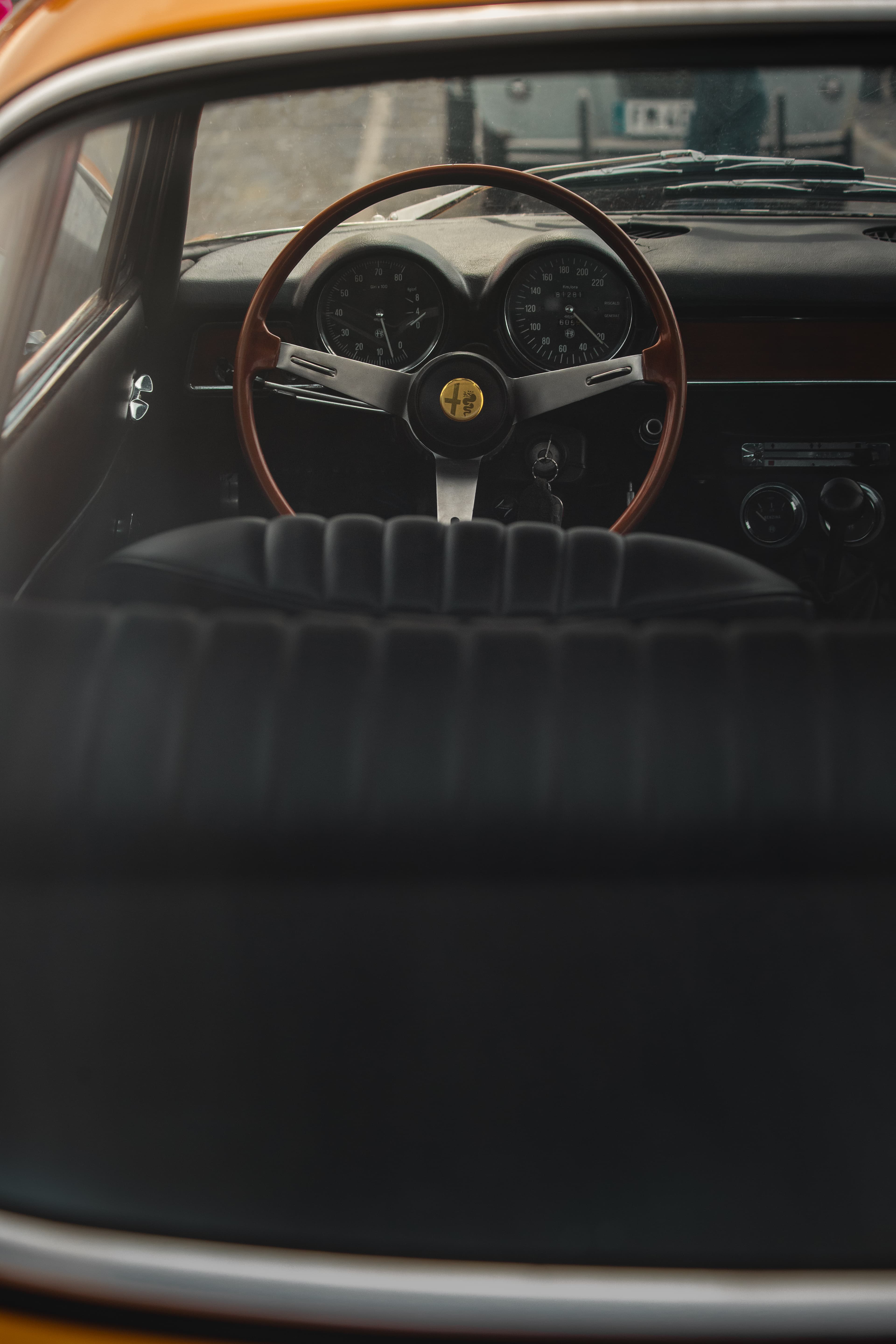 Porsche GT1300 valorisée pour une annonce haut de gamme