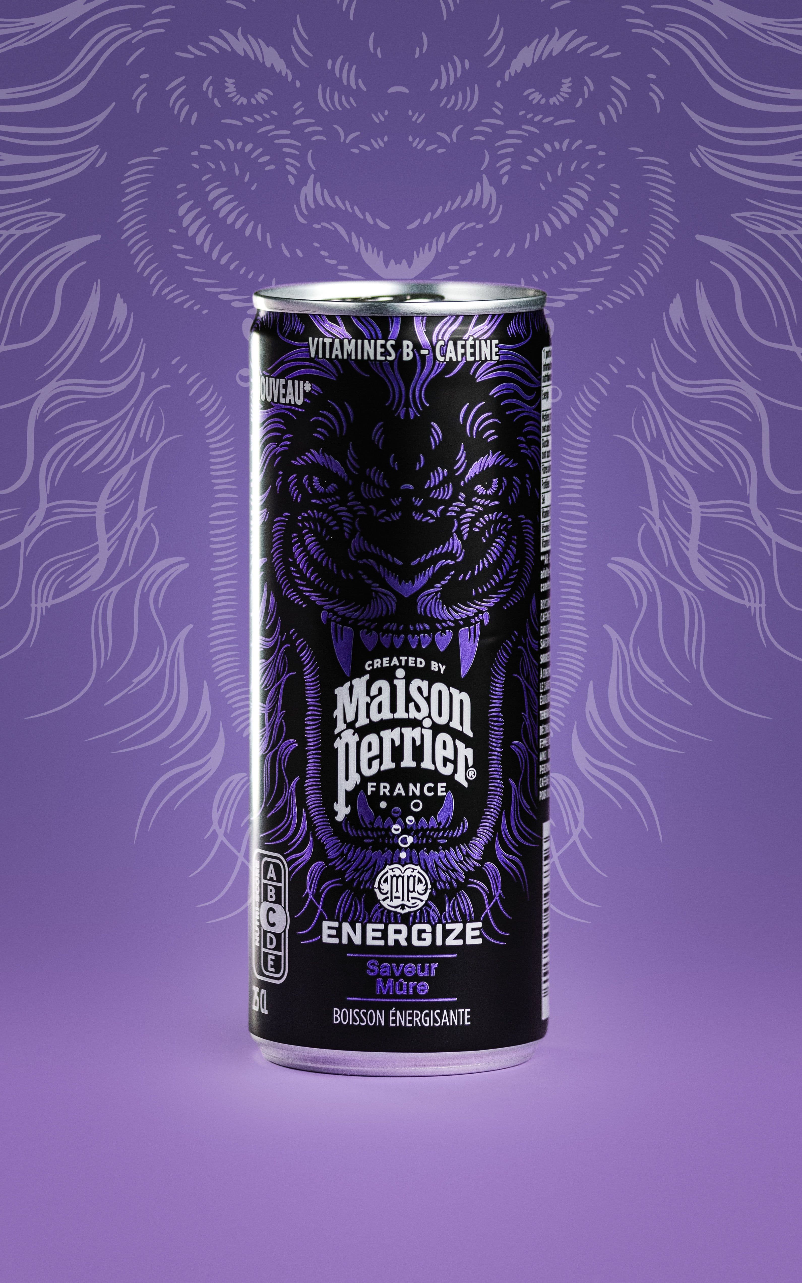 Canette Maison Perrier Energize saveur mûre sur fond violet